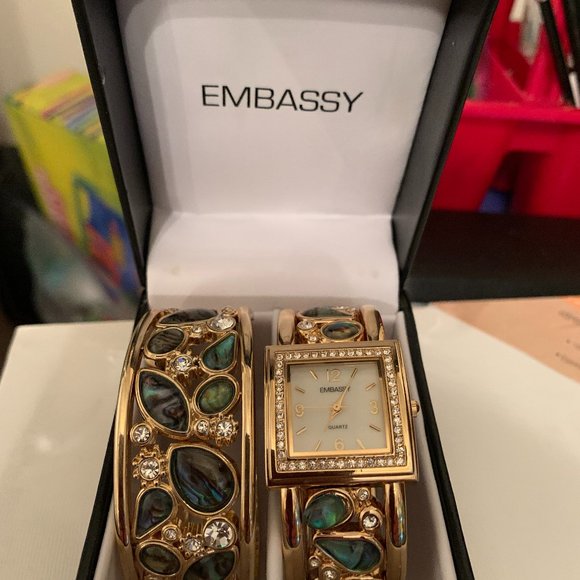 VTG EMBASSY BY GRUEN Watch/Cuff Bracelet main image 5